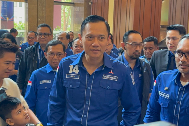 Ketua Umum Partai Demokrat sekaligus Menko Bidang Infrastruktur dan Pembangunan Kewilayahan Agus Harimurti Yudhoyono (AHY) memberi arahan dalam Pembukaan Bimtek Nasional Anggota Fraksi DPRD Demokrat se-Indonesia di Jakarta, Selasa (8/9/2026). Foto: Joakhim Tharob/kumparan
