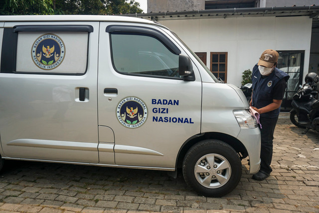 Mobil untuk Makan Bergizi Gratis (MBG) di Satuan Pelayanan Pemenuhan Gizi (SPPG) di kawasan Pondok Gede, Bekasi, Jawa Barat, Selasa (8/9/2026). Foto: Iqbal Firdaus/kumparan
