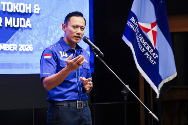 Penyerahan kartu tanda anggota (KTA) kepada sejumlah Founder, Investor, dan Influencer Muda Indonesia oleh Ketua Umum Partai Demokrat Agus Harimurti Yudhoyono (AHY) di Jakarta, Senin (7/9/2026). Foto: Instagram/ @agusyudhoyono