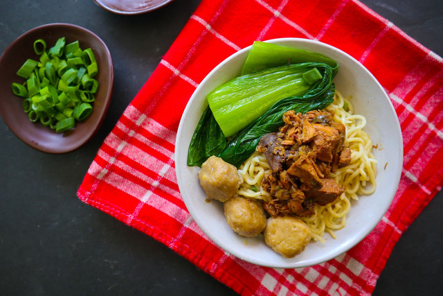 Ilustrasi seporsi mie ayam. Foto: Pixabay.com/Faizdila