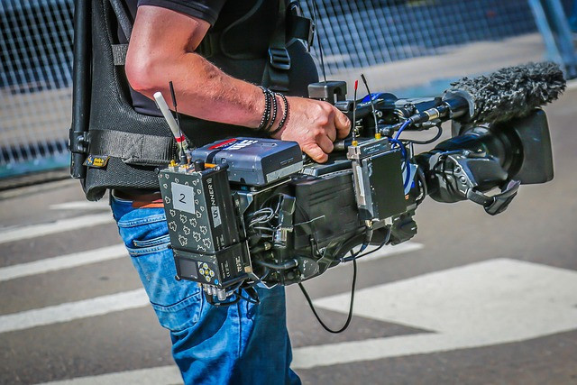 Ilustrasi camera, film camera, movie. Foto: Pixabay