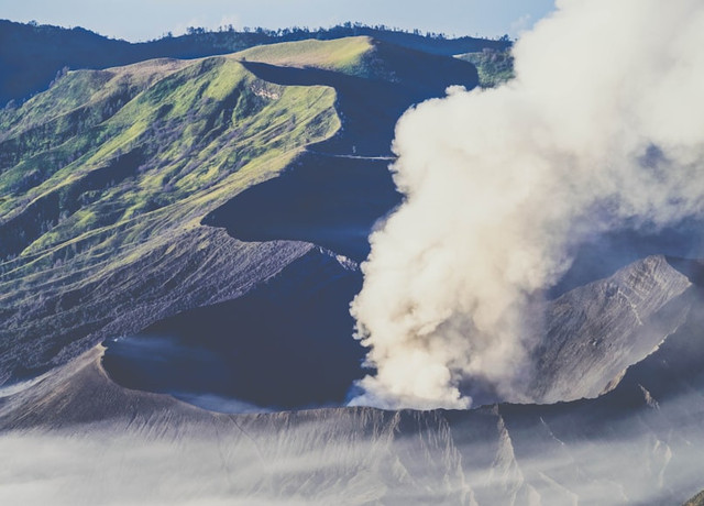 Seberapa Jauh Debu Vulkanik Bisa Terbawa Angin. Unsplash.com/Waranont (Joe)