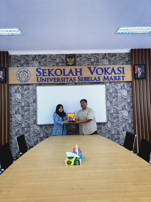 peran akuntansi dalam membangun dan mengembangkan usaha dari skala EMKM menuju bisnis berkelanjutan (source dokumentasi pribadi : event accountingpreneur akuntansi UNS MADIUN)