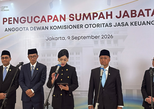 Sarjito resmi dilantik menjadi Kepala Eksekutif Pengawas Bursa Mineral dan Komoditas Strategis (BMKS) Dewan Komisioner Otoritas Jasa Keuangan (OJK) periode 2026-2031 di Gedung MA, Jakarta Pusat pada Rabu (9/9/2026). Foto: Argya D. Maheswara/kumparan 