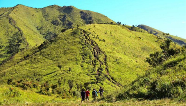 Aktivitas pendakian menjadi salah satu cara generasi muda menikmati alam sekaligus mencari pengalaman di luar rutinitas sehari-hari. Foto : R. Praditya Trias Herlambang/Pexels
