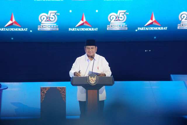 Presiden Republik Indonesia Prabowo Subianto memberikan sambutan pada acara puncak HUT Partai Demokrat ke-25 di Indonesia Arena, Senayan, Jakarta, Rabu (9/9/2026). Foto: Iqbal Firdaus/kumparan