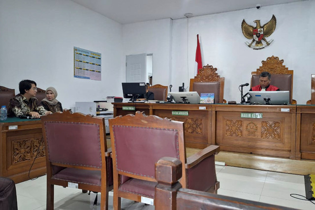 Sidang praperadilan jilid III Eks Waka BGN Lodewyk Pusung agenda kesimpulan terkait perkara dugaan korupsi tata kelola MBG, Pengadilan Negeri Jakarta Selatan, Kamis (10/9/2026). Foto: Kevin Daniel/kumparan