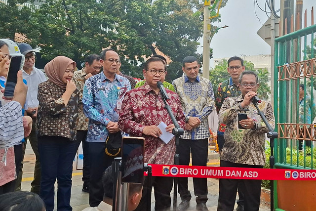 Doorstop Gubernur DKI Jakarta, Pramono Anung pada Kunjungan Lapangan Pembangunan Sarana Jaringan Utilitas Terpadu (SJUT), Jalan Soepomo, Tebet, Jakarta Selatan, Kamis (10/9/2026). Foto: Pradya Tirta/kumparan