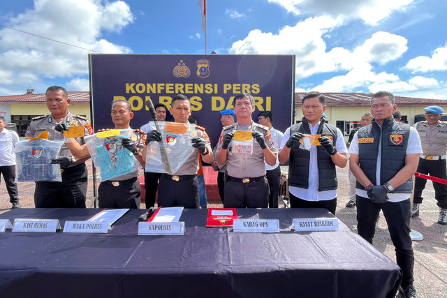 Konferensi pers Polres Dairi pengungkapan kasus perampokan dokter di Dairi, Sumatera Utara, Rabu (9/9/2026). Foto: Dok. Polres Dairi