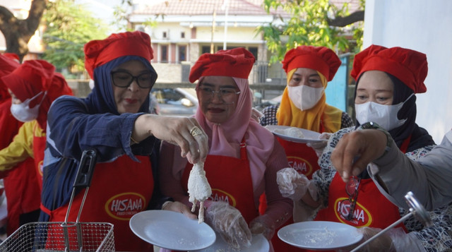 Bersinergi dengan Hisana, DT Peduli Sulsel Gelar Cooking Class untuk Anggota Majelis Qur'an Ulul Ilmi (Sumber: DT Peduli)