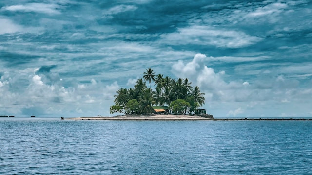 Ilustrasi apakah pulau bisa berpindah tempat.Foto: Marek Okon / Unsplash