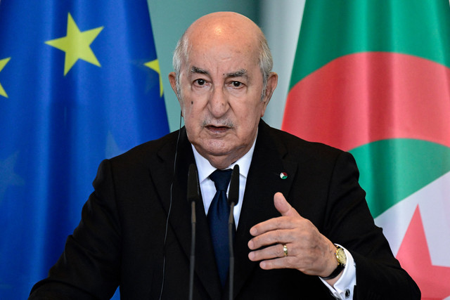 Presiden Aljazair Abdelmadjid Tebboune memberikan keterangan dalam konferensi pers bersama Kanselir Jerman di Kantor Kanselir, Berlin, Jerman, Kamis (16/7/2026). Foto: John Macdougall/AFP