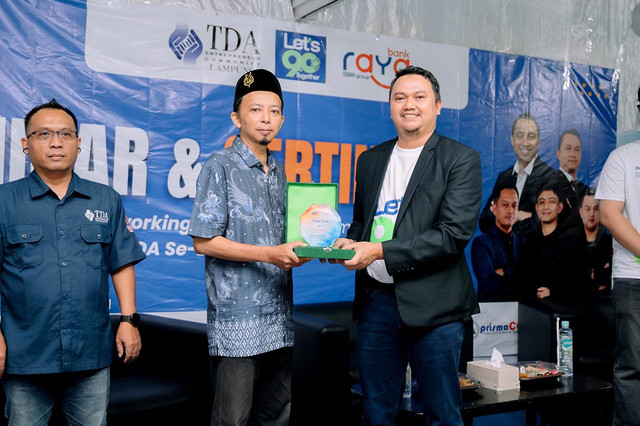 Serah terima Ketua wilayah TDA Lampung 8.0 ke 9.0.