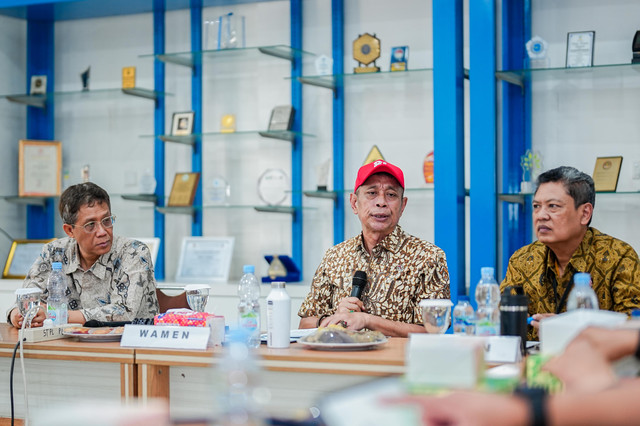Wamensos Agus Jabo dalam Rapat Koordinasi Gugus Tugas Pengendalian Operasional Sekolah Rakyat di Bekasi, Kamis (10/9/2026). Foto: Dok. Kemensos