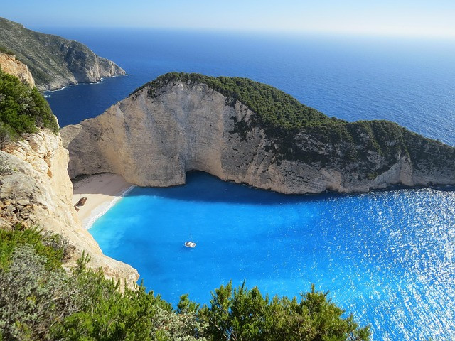 Ilustrasi beach, cliff, bay. Foto: Pixabay