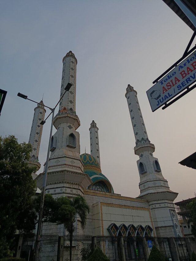 Dokumentasi pribadi: Salah satu masjid di Cilegon, Banten, yang menggambarkan kuatnya nuansa religius Kota Santri.