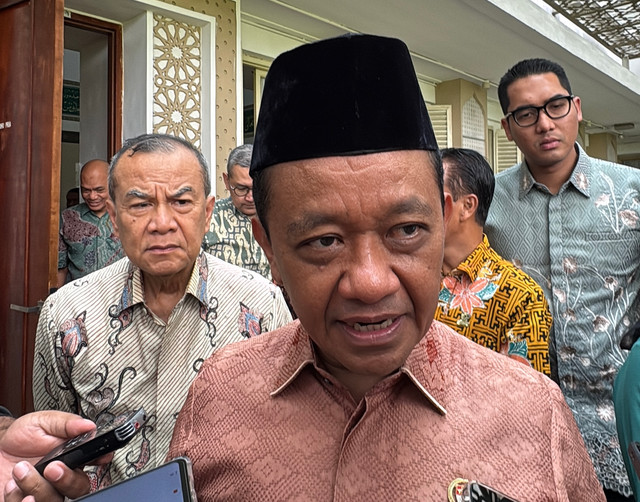 Menteri ESDM Bahlil Lahadalia ditemui di Kantor Kementerian ESDM, Jakarta pada Jumat (11/9). Foto: Argya Maheswara/kumparan