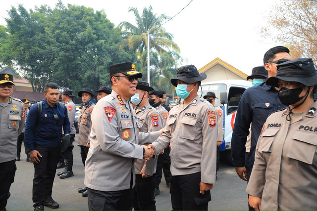 Wakapolri Komjen Dedi Prasetyo tinjau penanganan Karhutla di Kalimantan Tengah. Foto: Dok. Polri
