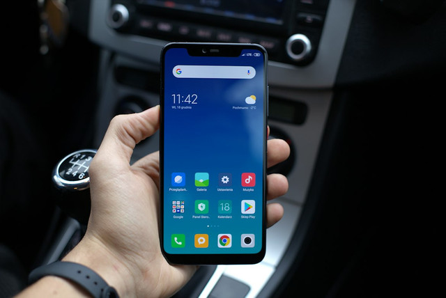 Ilustrasi harga Xiaomi 18 Fold. Foto: Unsplash.com/Mateusz Tworuszka