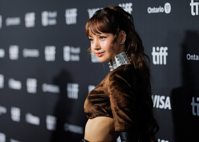 Lisa menghadiri karpet merah premiere dokumenter "Always Lalisa" di Toronto International Film Festival (TIFF) di Toronto, Ontario, Kanada, pada Jumat (11/9/2026). Foto: Mark Blinch/Reuters
