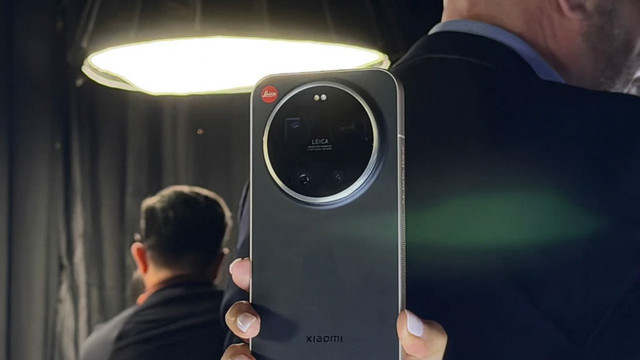 Xiaomi Leica Leitzphone kini hadir di Indonesia dengan edisi terbatas. Foto: Habib Allbi Ferdian/kumparan