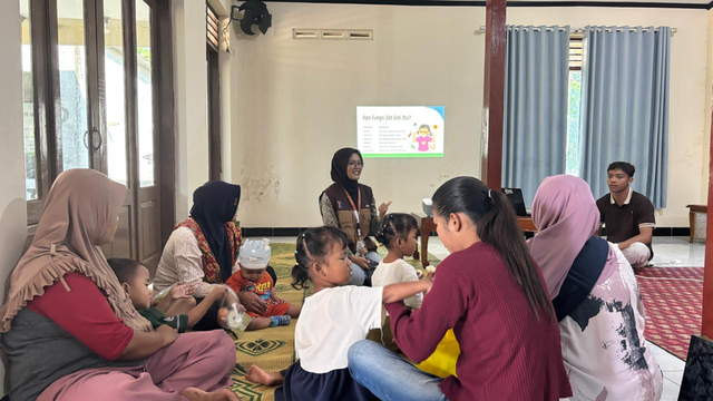 Sosialisasi Pencegahan Stunting. Kamis (12/08/2026). Foto : Dok. KKN Literasi UNS Kelurahan Gayamdompo