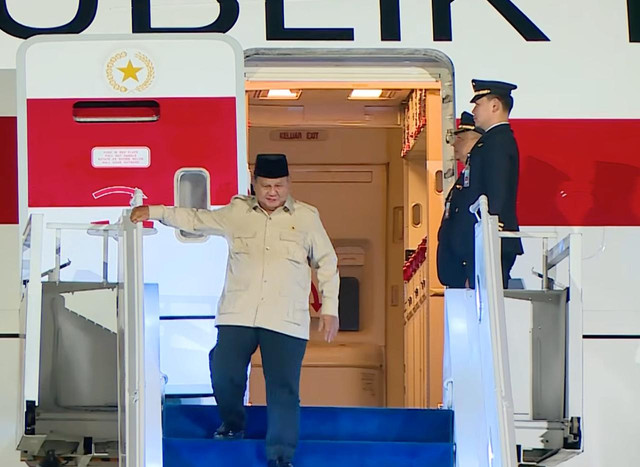 Presiden Prabowo Subianto tiba di RI usai hadiri KTT BRICS di India. Foto: YouTube Sekretariat Presiden