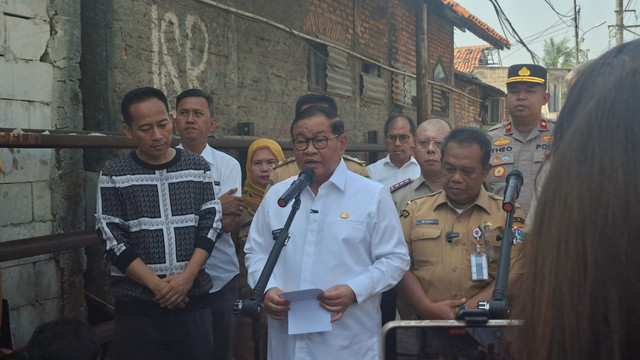 Gubernur DKI Jakarta, Pramono Anung dalam kunjungan ke Jalan Kemuning, Pejaten Timur, Pasar Minggu, Jakarta Selatan, Senin (14/9/2026). Foto: Pradya Tirta/kumparan