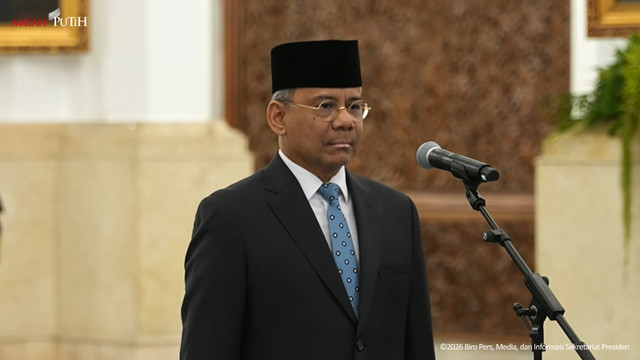 Menteri Keuangan Suahasil Nazara mengucapkan sumpah jabatan pada Pelantikan Menteri dan Wakil Menteri Kabinet Merah Putih di Istana Negara, Jakarta, Senin (14/9/2026). Foto: Youtube/Sekretariat Presiden
