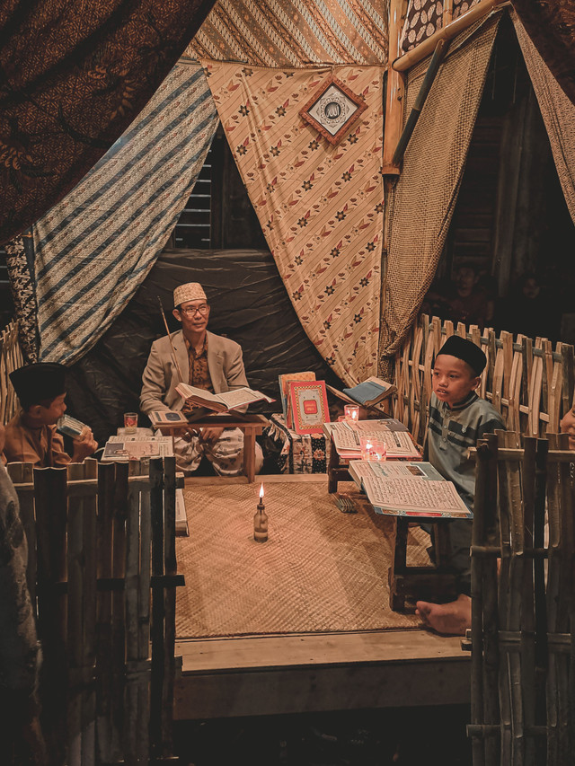 Foto oleh Wahyu dari Pexels: https://www.pexels.com/id-id/foto/festival-34373521/