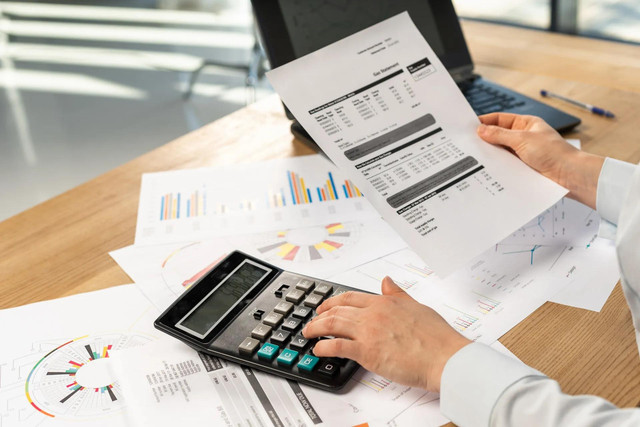 ilustrasi: revisi Pph UMKM. Foto: Shutterstock