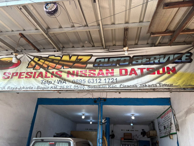 Bengkel Spesialis Nissan dan Datsun Hanz Auto Service, Ciracas, Jakarta Timur. Foto: Alvian Yoga Yulianto/kumparan
