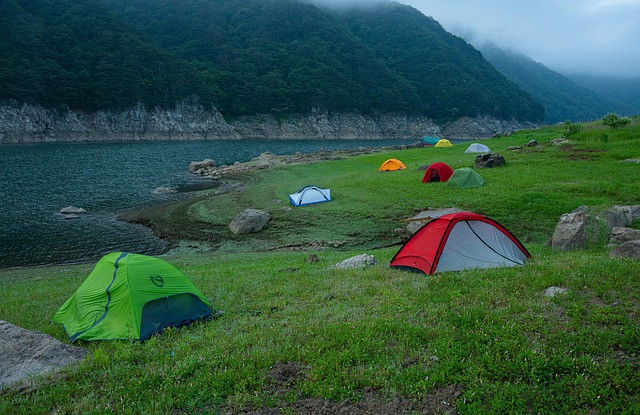 Ilustrasi camping, travel, color. Foto: Pixabay