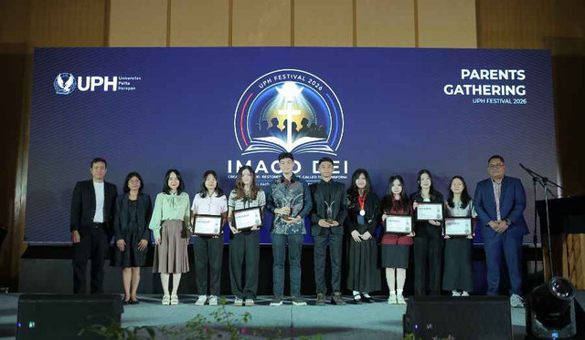 Prestasi merupakan bagian dari proses pendidikan mahasiswa di Universitas Pelita Harapan (UPH), baik melalui pencapaian akademik maupun berbagai kompetisi yang mendorong mahasiswa mengembangkan potensi dan kemampuannya. Hal ini tercermin dalam UPH Awards 2026 di UPH Kampus Medan yang menjadi bagian dari rangkaian Closing Celebration UPH Festival 2026 pada Rabu, 12 Agustus 2026.