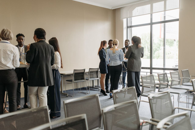Ilustrasi membahas lokasi dan jadwal Jakarta Job Fair 2026. Foto: Pexels