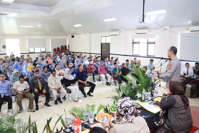 Polres Metro Bekasi Kota bersama Kepala Sekolah se-Kota Bekasi perkuat jaga pelajar untuk masa depan generasi. Foto: Dok. Polres Metro Bekasi