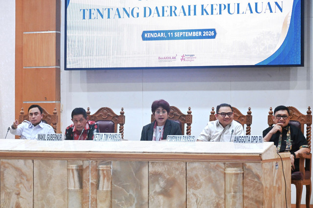 Ketua Pansus RUU tentang Daerah Kepulauan DPR RI Mercy Chriesty Barends saat memimpin kunjungan kerja Pansus RUU tentang Daerah Kepulauan ke Kendari, Sulawesi Tenggara, Jumat (11/9/2026). Foto: Prima/Karisma
