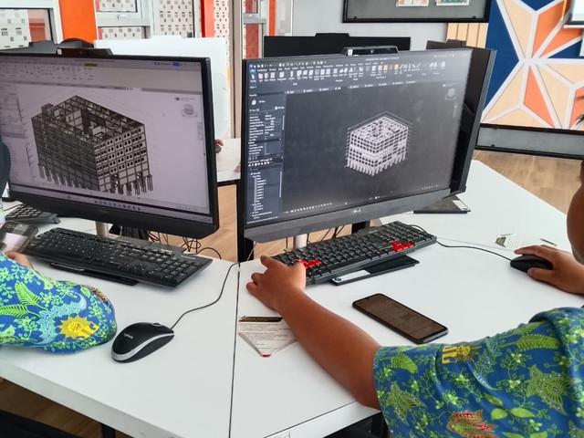 Pembelajaran APL BIM Revit Struktur Kelas XI DPIB SMK Muhammadiyah Pakem (Sumber: Dokumentasi Pribadi)