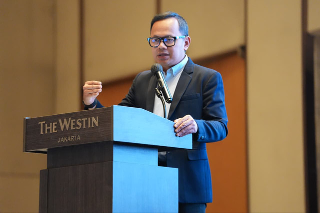 Wamendagri Bima Arya Sugiarto tekankan peran strategis pemda sebagai kunci utama dalam mempercepat transisi energi berkeadilan melalui aksi konkret dan terukur saat beri keynote speech di Jakarta, Selasa (15/9/2026). Foto: Dok. Kemendagri
