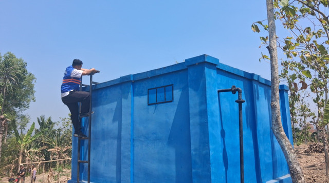 Pengecekan Bak Kontrol Air di Dusun Kedung Liwung, Ds. Gosono, Kec. Wonosegoro, Boyolali (Sumber: DT Peduli)
