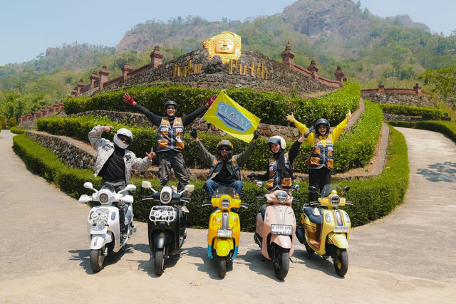 Peserta Clan of Classy Vol.3 menempuh rute touring sejauh sekitar 190 kilometer dari Yogyakarta menuju Kopeng dan Ambarawa, Jawa Tengah. Foto: Dok. Istimewa.