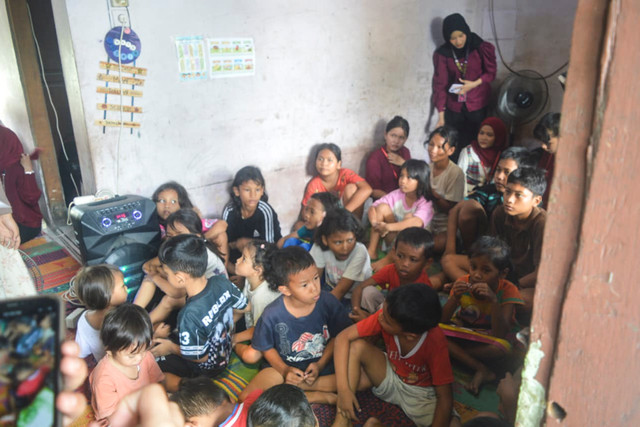 Suasana kegiatan belajar mengajar di Sikkola Rakyat di Deli Serdang, Sumatera Utara. Foto: Dok. Istimewa