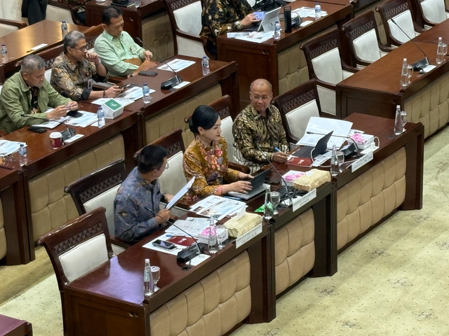 Rapat kerja Komisi XI bersama OJK di Kompleks Parlemen, Senayan, Selasa (15/9/2026). Foto: Muhammad Fhandra Hardiyon/kumparan