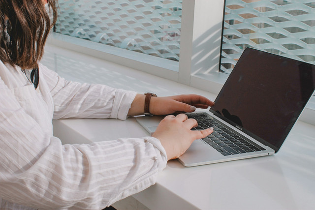 Ilustrasi Windows was unable to complete the format. Foto: Unsplash.