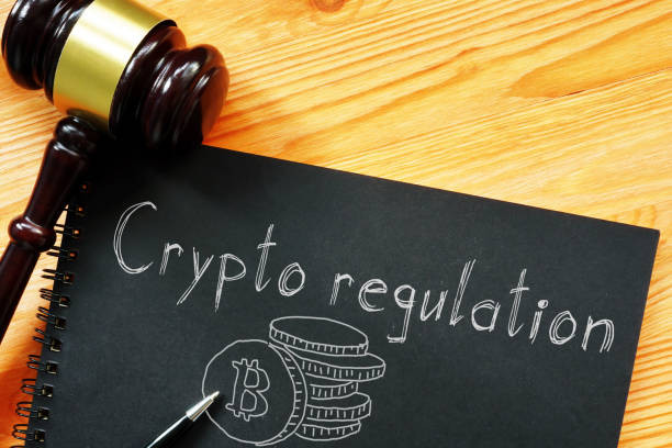 Kalau maksudnya hanya bagian kredit fotonya yang dimiringkan, seperti ini:Ilustrasi regulasi aset kripto yang menggambarkan perkembangan aturan dan kebijakan terkait penggunaan cryptocurrency dalam dunia bisnis dan keuangan digital.Foto: Andrii Dodonov/iStock