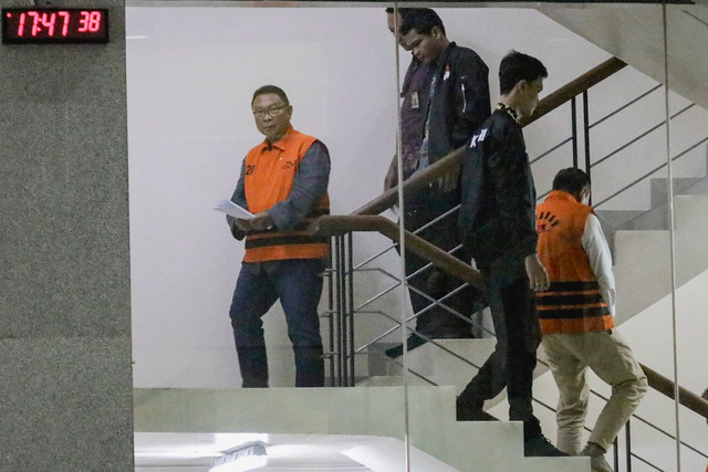 Direktur Utama Summarecon Adrianto Pitojo Adi berjalan usai menjalani pemeriksaan di Gedung Merah Putih KPK, Jakarta, Selasa (15/9/2026). Foto: Jamal Ramadhan/kumparan