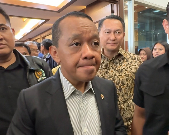 Menteri Energi dan Sumber Daya Mineral (ESDM) Bahlil Lahadalia, saat ditemui di Kompleks Parlemen, Senayan, Rabu (16/9/2026). Foto: Muhammad Fhandra Hardiyon/kumparan
