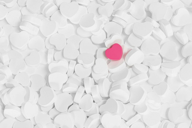 Ilustrasi Arti dari Love Putih, Foto:Unsplash/Rodion Kutsaiev