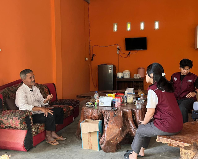 1,1 Wawancara Lurah Desa Kepuharjo. Sumber: Dokumentasi Pribadi (2026)
