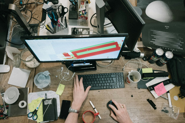 https://unsplash.com/photos/person-using-computer-on-brown-wooden-table-BY34glOW7wA?utm_source=unsplash&utm_medium=referral&utm_content=creditShareLink